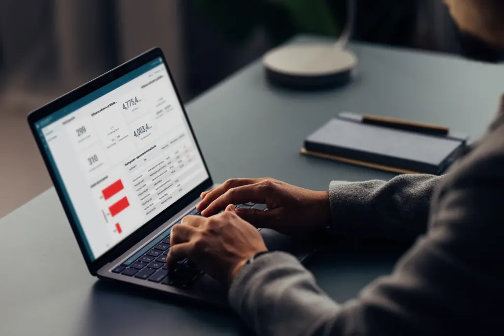 Collaboration tools for developers, contractors, and project managers. Interaxo Insights on your laptop